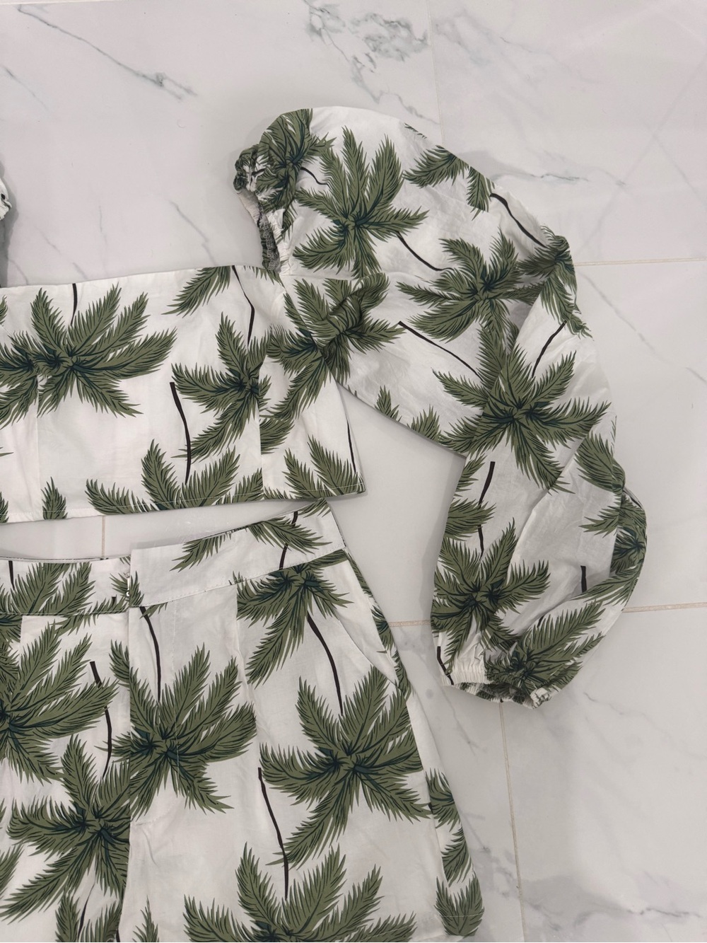 Missguided Palm Print Crop Top & Shorts Set - Green on White size 2 - Picture 6 of 16
